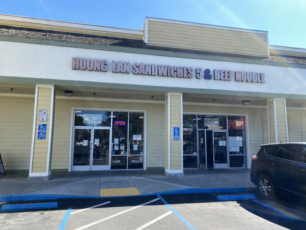 Huong Lan Sandwich _ Beef Noodle